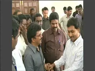 Penukonda TDP leaders joined YSRCP in presence of Jagan - Sakshi