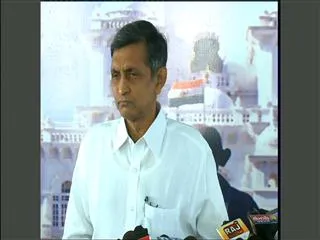 Jayaprakash Narayan Fires On Congress Govt - Sakshi
