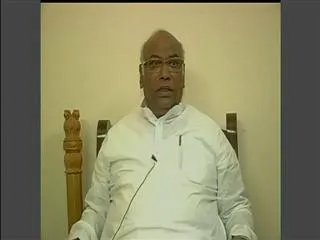 Orders high-level inquiry into Bangalore-Nanded express incident: Mallikarjun Kharge - Sakshi