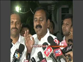 Bhumana karunakar reddy takes on congress party - Sakshi