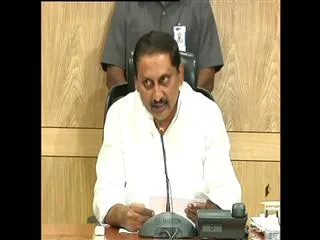 Centre Must Address Issues Before Bifurcation, says Kiran Kumar - Sakshi