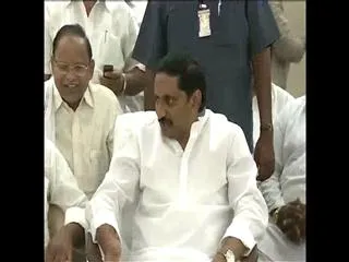 kiran kumar reddy acting in high command directions to dissolve assembly - Sakshi