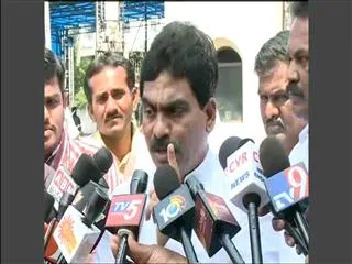 centre will step telangana formation process ready to resign Lagadapati - Sakshi