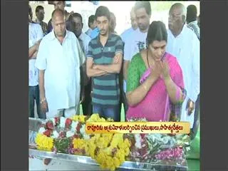 Eminent Telugu novelist Ravuri Bharadwaja passes away - Sakshi