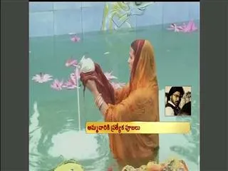 Rabri Devi performs Chhath puja without Lalu - Sakshi