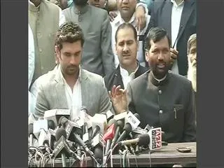 LS polls: LJP says option of alliance with BJP open - Sakshi