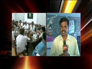 Y.S.Jaganmohan Reddy meets party leaders in lotus pond - Sakshi