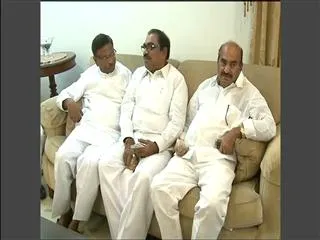Seemandhra Leaders meet Antoni Committe For Samyakhyandhra - Sakshi