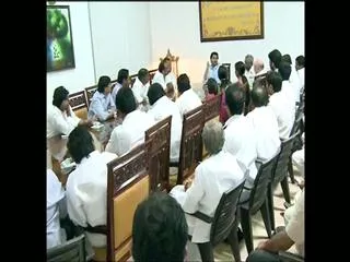 Jagan's MLAs meet at Lotus Pond - Sakshi