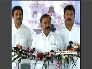 ysrcp mlas takes on congress,tdp - Sakshi