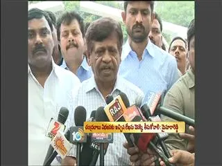 YSRCongress leaders visit APNGO leader at Apollo hospital - Sakshi