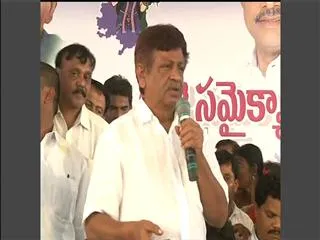 Sonia Gandhi trying to new game for Rahul Gandhi contest in Medak - Sakshi