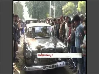 Vintage car rally held in Allahabad - Sakshi