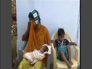 a father try to sale his female child - Sakshi
