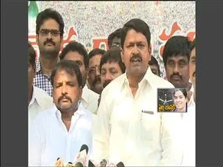 TDP mere support to APNGOs Samikyandhra fight - Sakshi