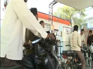 Petrol price cut by Rs1.15 a litre; diesel hiked by 50 paise - Sakshi