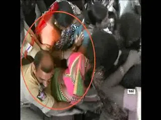 Kadapa police misbehaviour on womens - Sakshi