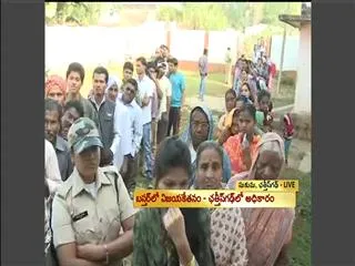 Voting for first phase begins in Chhattisgarh amid high security - Sakshi