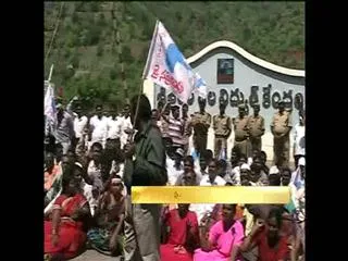 Anti-Telangana stir: Talks with AP govt fail, power employees' strike to continue - Sakshi