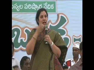 Why should we fight for Samaikyandhra when Telangana bill is getting ready: Purandeswari - Sakshi