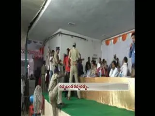 Kiran's images torn down during Rachabanda - Sakshi