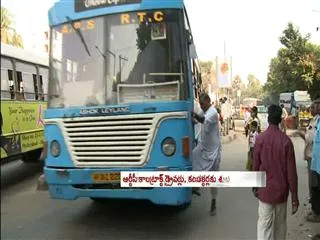 24 thousand rtc drivers,conductors regularised - Sakshi