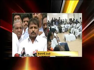 Seemandhra ministers up the ante, threaten to quit cabinet - Sakshi