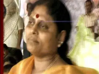 Day 4 of Vijayamma on indefinte hunger strike - Sakshi