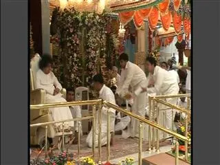 Assets Controversy in Sathya Sai Baba's Family - Sakshi