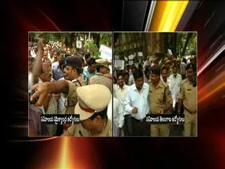 Seemandhra, Telangana employees rallies in Andhra pradesh Secretariat - Sakshi