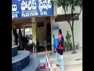 Attempt to murder on a girl in secunderabad - Sakshi