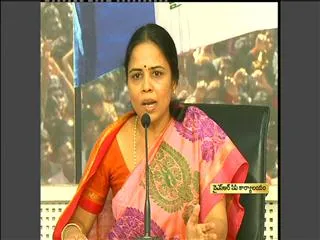 If YSR was alive, AP would not be in dire state : Shobha Nagi Reddy - Sakshi