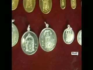 silver coin scarcity  in tirumala - Sakshi