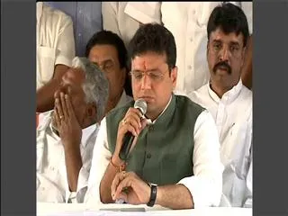 Kiran kumar reddy learn lesson with my resignation says sridhar babu - Sakshi