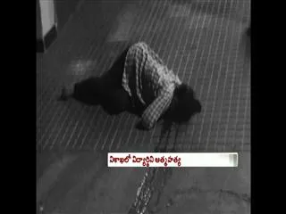 Student commits suicide in Visakhapatnam - Sakshi