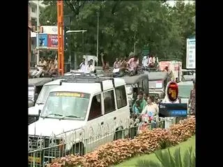 Taxi Drivers in Tirupati Call off Stir - Sakshi