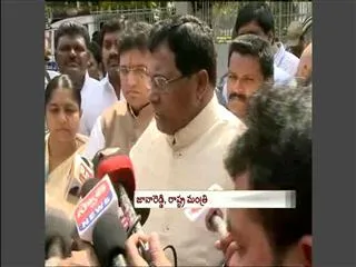 Telangana minister fire on cm kiran - Sakshi