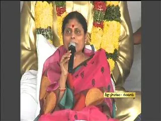Centre Must Address Issues Before Bifurcation YS Vijayamma - Sakshi