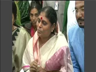 YS VIjayamma invites Iftar Party - Sakshi