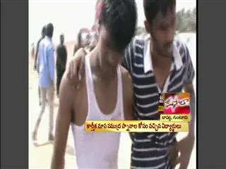 Two drown in sea at Suryalanka beach in Guntur - Sakshi