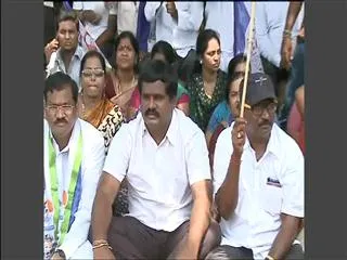 YSRCP  Inciting  in Seemandhra activists - Sakshi