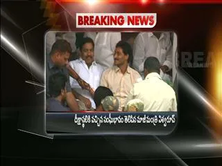 Former Minister Viswaroop expresses solidarity with Jagan - Sakshi