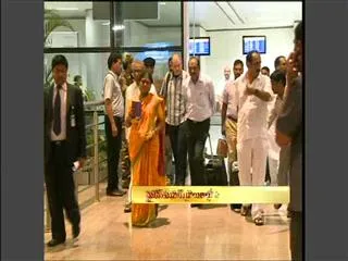 YS Vijayamma to tour cyclone-hit Srikakulam - Sakshi