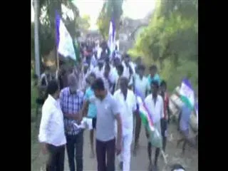 YSRCP Gadapa Gadapaku  at kamsali, nidadavole mandal - Sakshi
