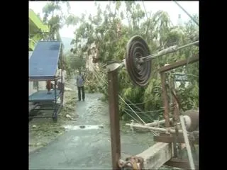 Cyclone Hudhud death toll mounts to 36 in Andhra Pradesh - Sakshi