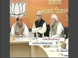 Advani to fight from Gandhinagar seat - Sakshi