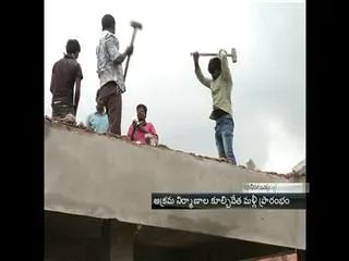 demolish-illegal-constructions-brake-in-bhel-mig - Sakshi