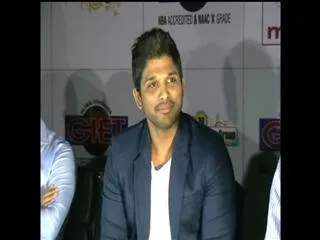 I don't compare myself with others, Says Allu Arjun - Sakshi
