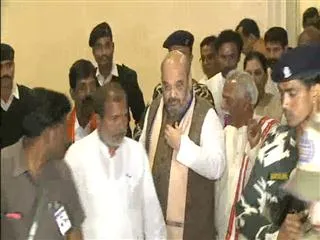 BJP president Amit Shah arrives in Hyderabad - Sakshi