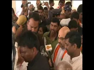 hyderabad grand welcomes to amit saha - Sakshi